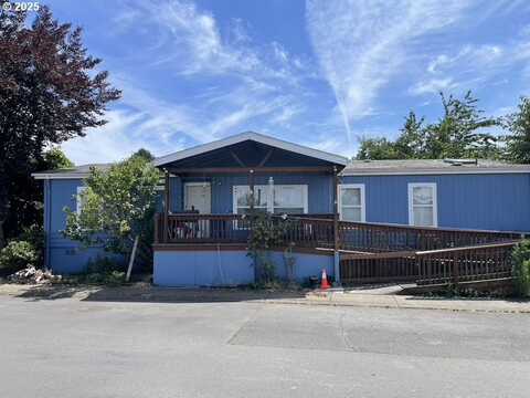 1500 S SANDOZ RD, Newberg, OR 97132