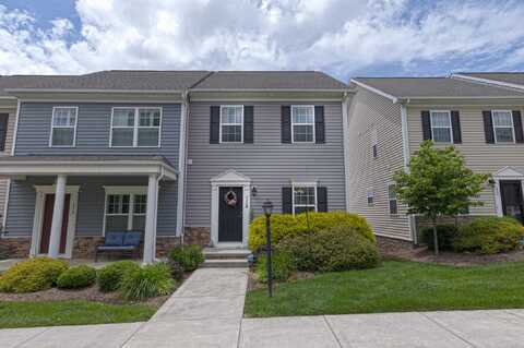 220 Phoenix BLVD NW, Christiansburg, VA 24073