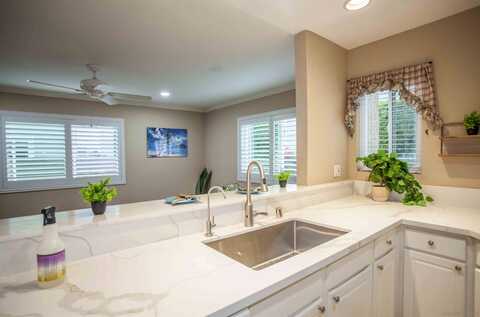 7425 Charmant Dr, San Diego, CA 92122