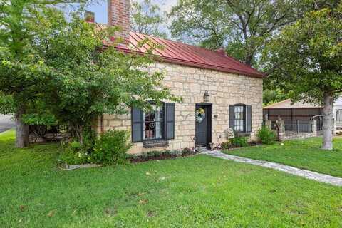 516 San Antonio St, Fredericksburg, TX 78624