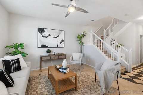 211 Calle Del Sol, Vista, CA 92083