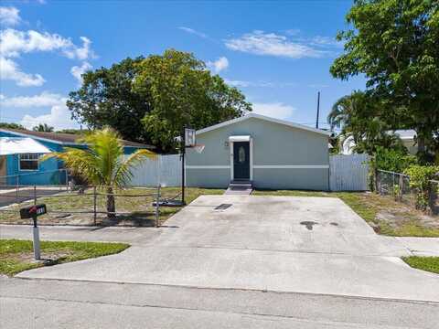 713 SW 9th Court, Delray Beach, FL 33444