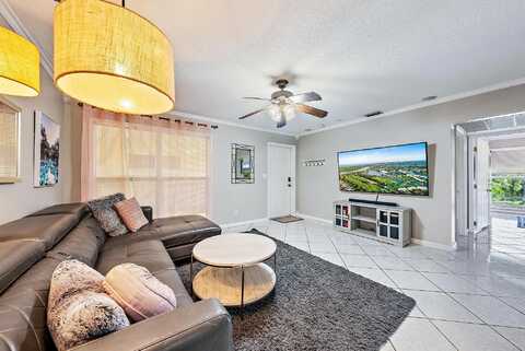 733 Hummingbird Way, North Palm Beach, FL 33408