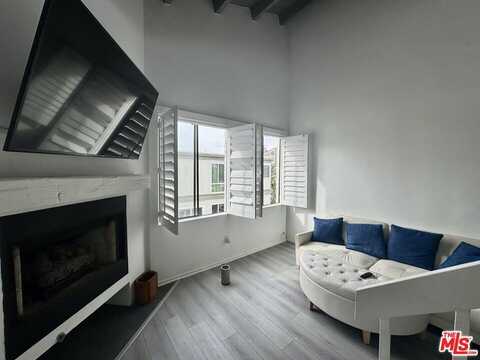 14 Mast St, Marina Del Rey, CA 90292