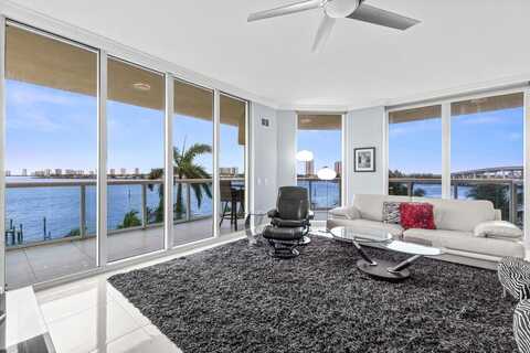 2650 Lake Shore Drive, Riviera Beach, FL 33404