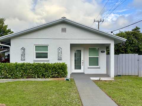222 SE 3rd Street, Boynton Beach, FL 33435