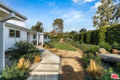 5761 Calpine Dr, Malibu, CA 90265