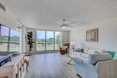 5390 Woodland Lakes Drive, Palm Beach Gardens, FL 33418