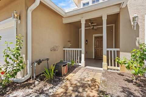 624 NE Bent Paddle Lane, Port Saint Lucie, FL 34983