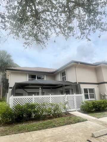 40 Essex Ct, Royal Palm Beach, FL 33411