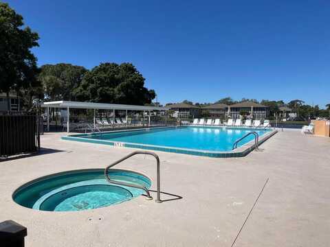 27 Lake Vista Trail, Port Saint Lucie, FL 34952