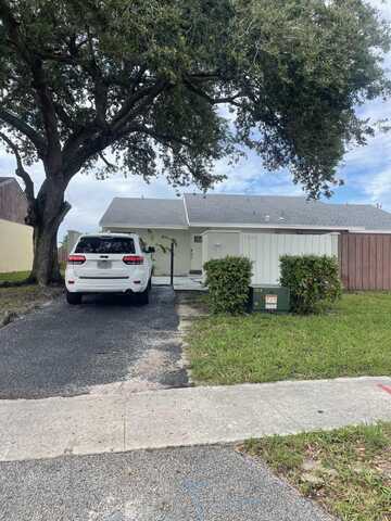 5660 Biscayne Drive, Greenacres, FL 33463
