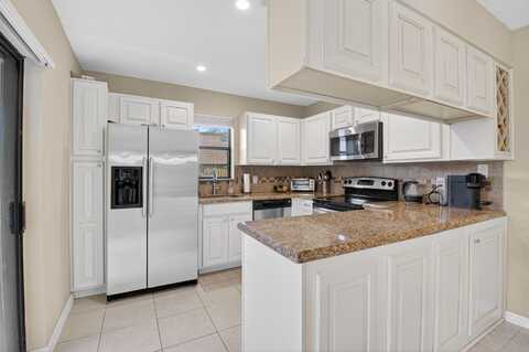 7521 Courtyard Run E, Boca Raton, FL 33433