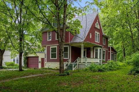 320 College Boulevard SW, Mount Vernon, IA 52314