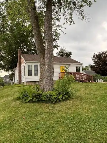 143 21st Street SW, Cedar Rapids, IA 52404