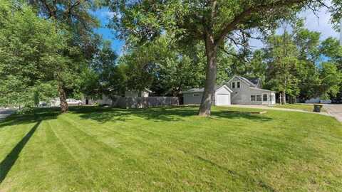 1220 Campbell Avenue NW, Willmar, MN 56201