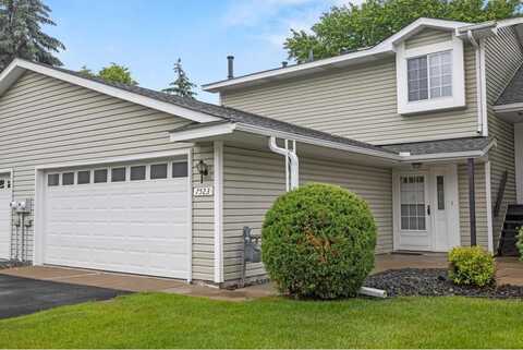 7523 15th Street Lane N, Oakdale, MN 55128
