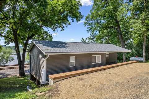 S1495 State Highway 35, Nelson, WI 54610