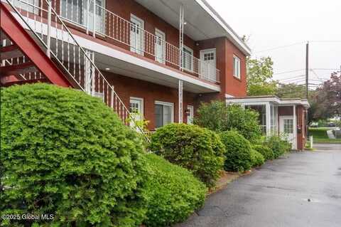 195 S Broadway, Saratoga Springs, NY 12866