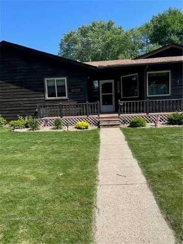 324 7th Street, Windom, MN 56101