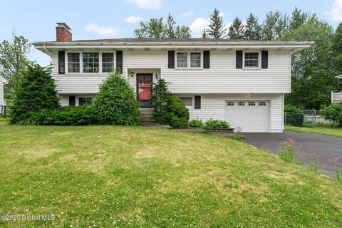 10 Ravenwood Drive, Colonie, NY 12205