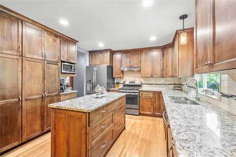 8224 Morris Road, Bloomington, MN 55437