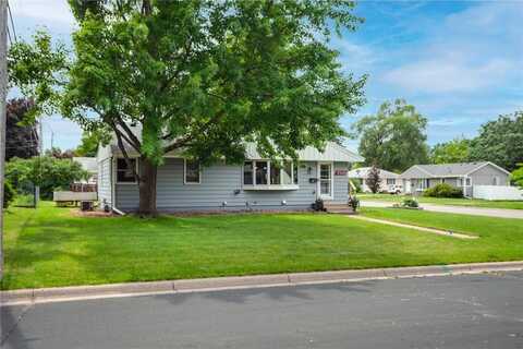 700 Kennaston Drive NE, Fridley, MN 55432