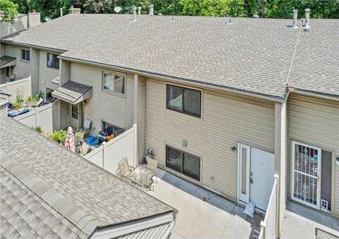 5557 E Oberlin Cir, Fridley, MN 55432