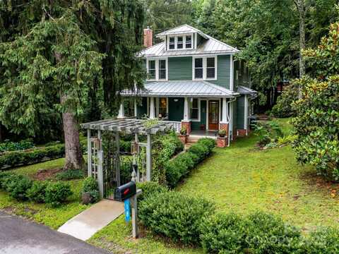 18 Hill Street, Saluda, NC 28773