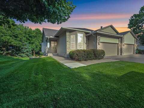 791 Woodduck Drive, Woodbury, MN 55125