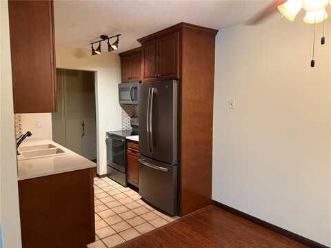 2801 Flag Avenue N, New Hope, MN 55427