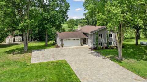 5120 Kreekwood Road, Chaska, MN 55318