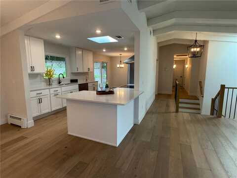 2611 Kyle Avenue N, Golden Valley, MN 55422
