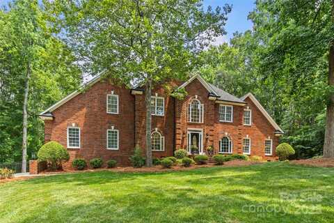 1310 Weddington Hills Drive, Matthews, NC 28104
