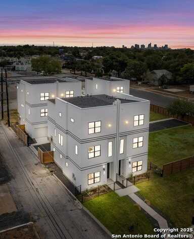 1735 W Gramercy, San Antonio, TX 78201
