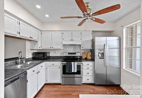 218 Water Oak Drive, Pineville, NC 28134