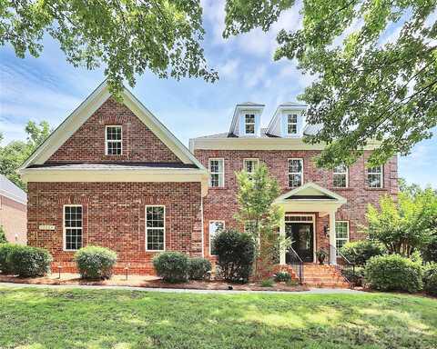 13824 Glen Abbey Drive, Charlotte, NC 28278