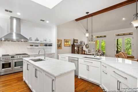 304 Knoll Springs, Boerne, TX 78006