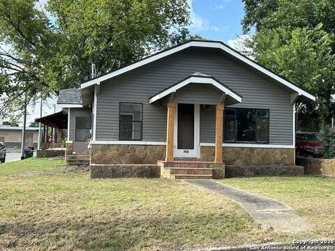 635 E Gonzales, Seguin, TX 78155