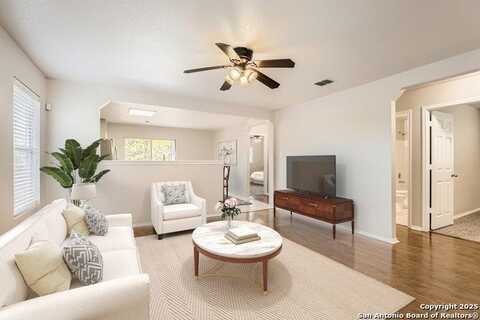 3747 Hideaway Grn, San Antonio, TX 78261
