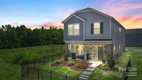 135 Orson Oaks Lane, Pineville, NC 28134