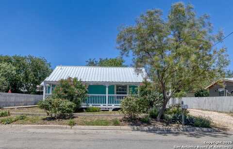 327 S Wood, Uvalde, TX 78801