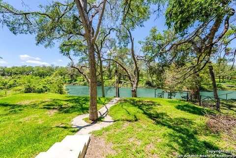 730 Gloria Rd, Seguin, TX 78155