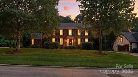 147 35th Avenue NE, Hickory, NC 28601