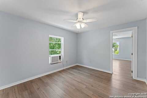 2503 W Houston St, San Antonio, TX 78207