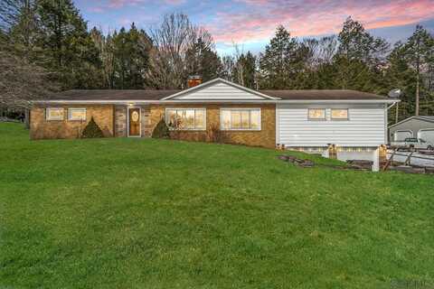 2972 BENSHOFF HILL RD, Johnstown, PA 15909