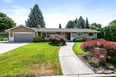6219 S Moran Dr, Spokane, WA 99223