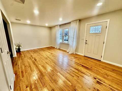 26 Riverdale Road, Milford, CT 06460