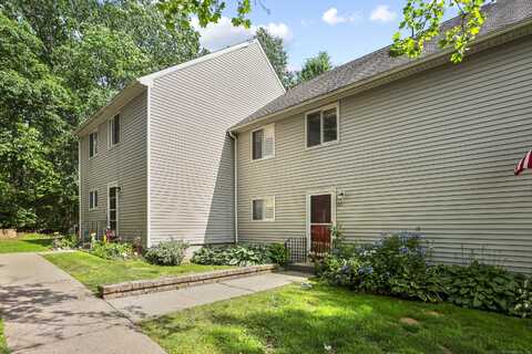 22 Mohawk Court, Cromwell, CT 06416