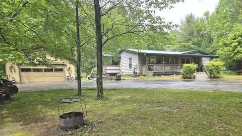 3615 Klender, Rhodes, MI 48652